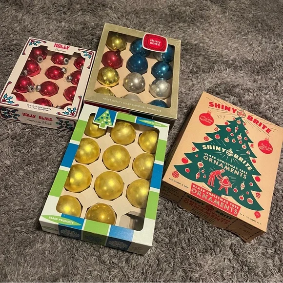 Shiny Brite vintage Holiday Ornament Set Red Gold blue Silver box glass lot - Picture 2 of 10